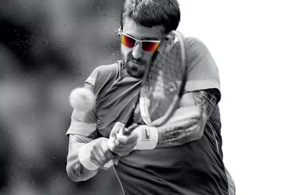 แว่น Oakley สำหรับเล่นกีฬา