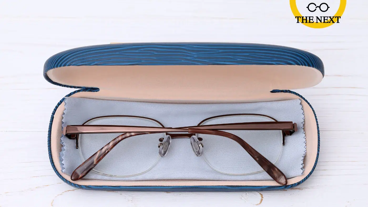 เลนส์แว่นเป็นรอย